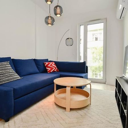 New Modern Apartment In City Center Pozsony Kültér fotó