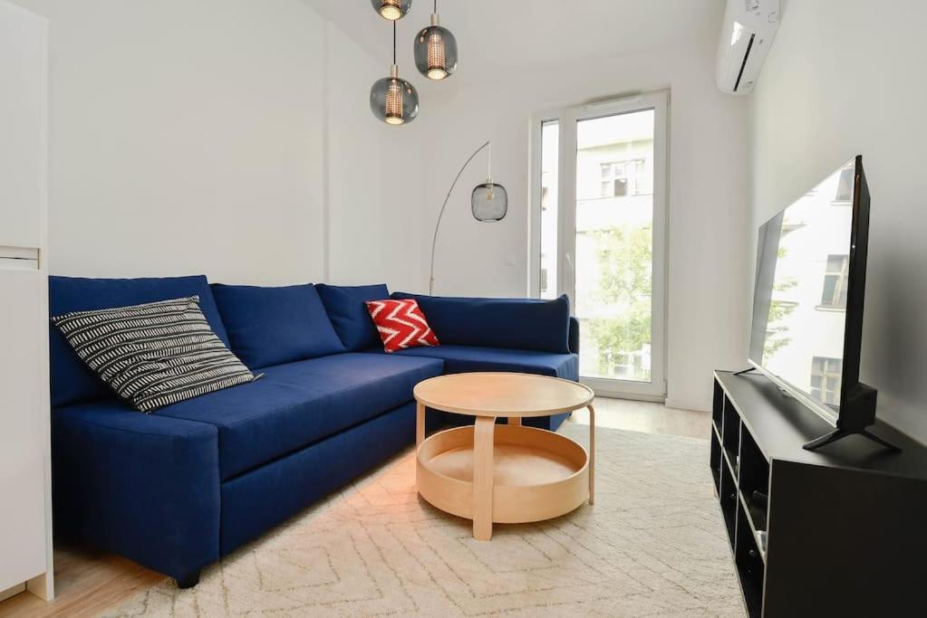 New Modern Apartment In City Center Pozsony Kültér fotó